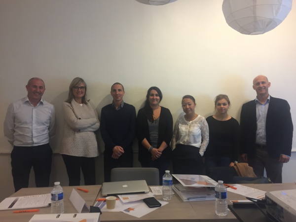 De gauche à droite, Mr Jean Christophe CORBES, Mme Carmen MAROLLEAU, Mr Emmanuel MACE, Mme Florie LESAGE, Mme Myda LY, Mme Severine REZE et Mr François BOUVERNE De gauche à droite, Mr Jean Christophe CORBES, Mme Carmen MAROLLEAU, Mr Emmanuel MACE, Mme Florie LESAGE, Mme Myda LY, Mme Severine REZE et Mr François BOUVERNE